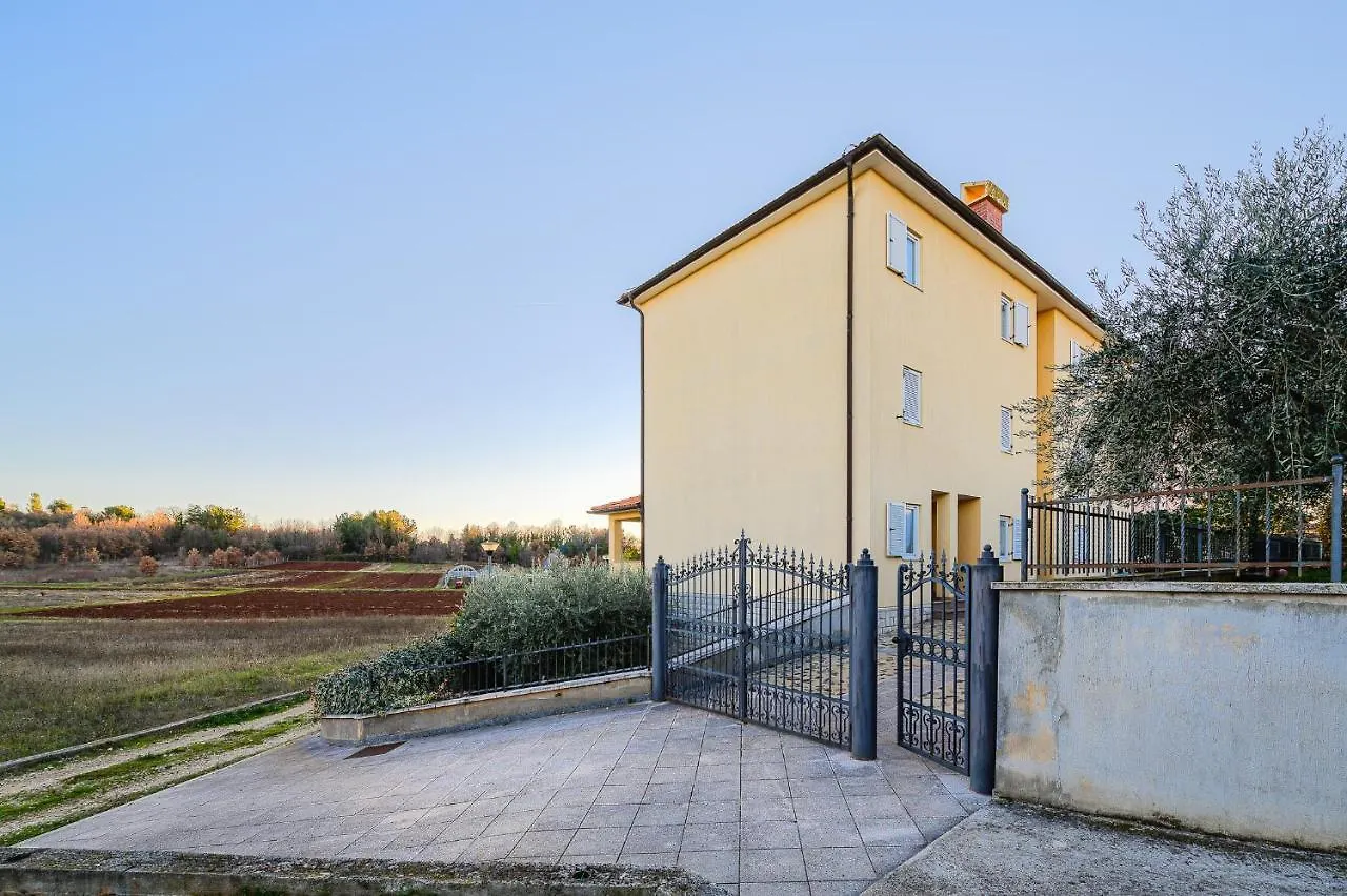 Stancija Amorozo 6 Porec Appartamento